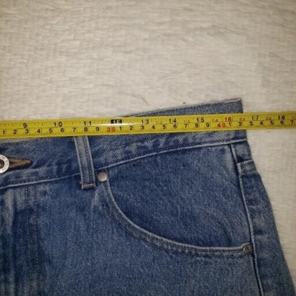 Levi's Sz 29 Silver Tab Denim Shorts Women's High-Waisted Mom Jean's Raw Hem - Picture 8 of 9